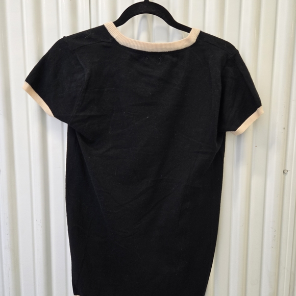 POL Black V-Neck Short Sleeve Top with Cream Trim - Picture 4 of 5